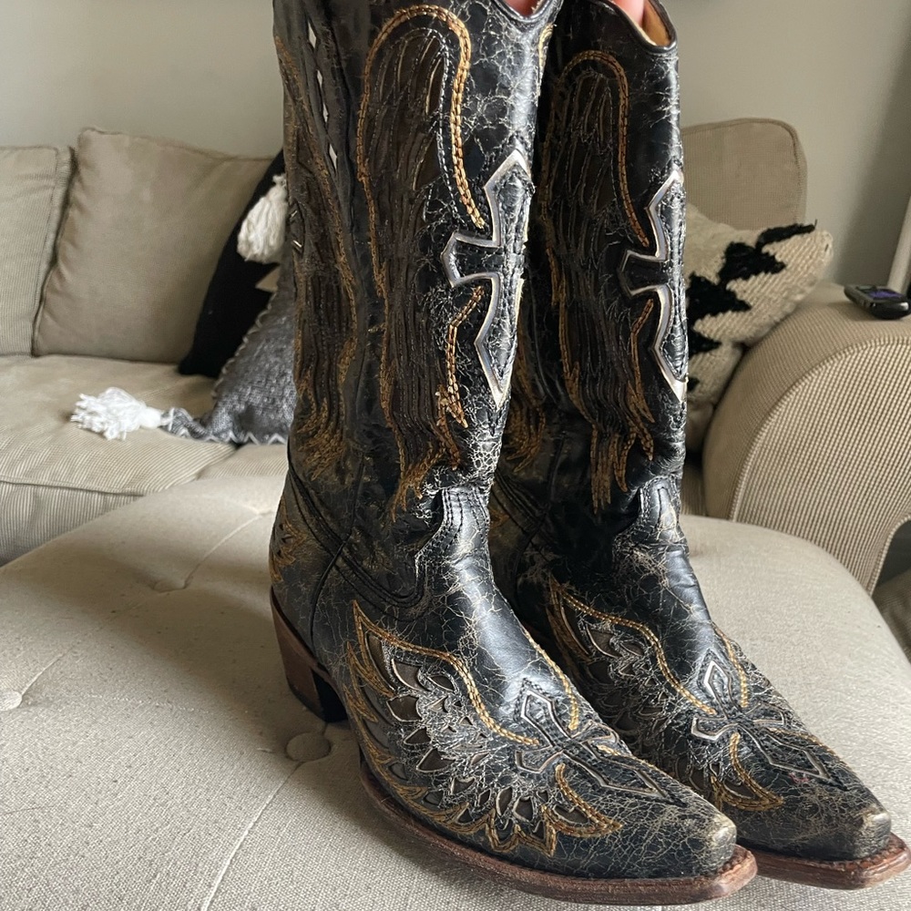 Black cowboy boots
